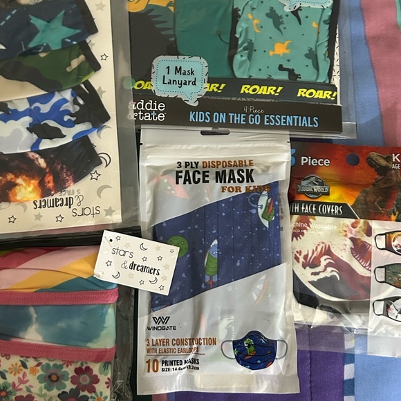 Lot of Kids' Face Mask Set with Dinosaur and Star Patterns Brand New - Picture 1 of 12
